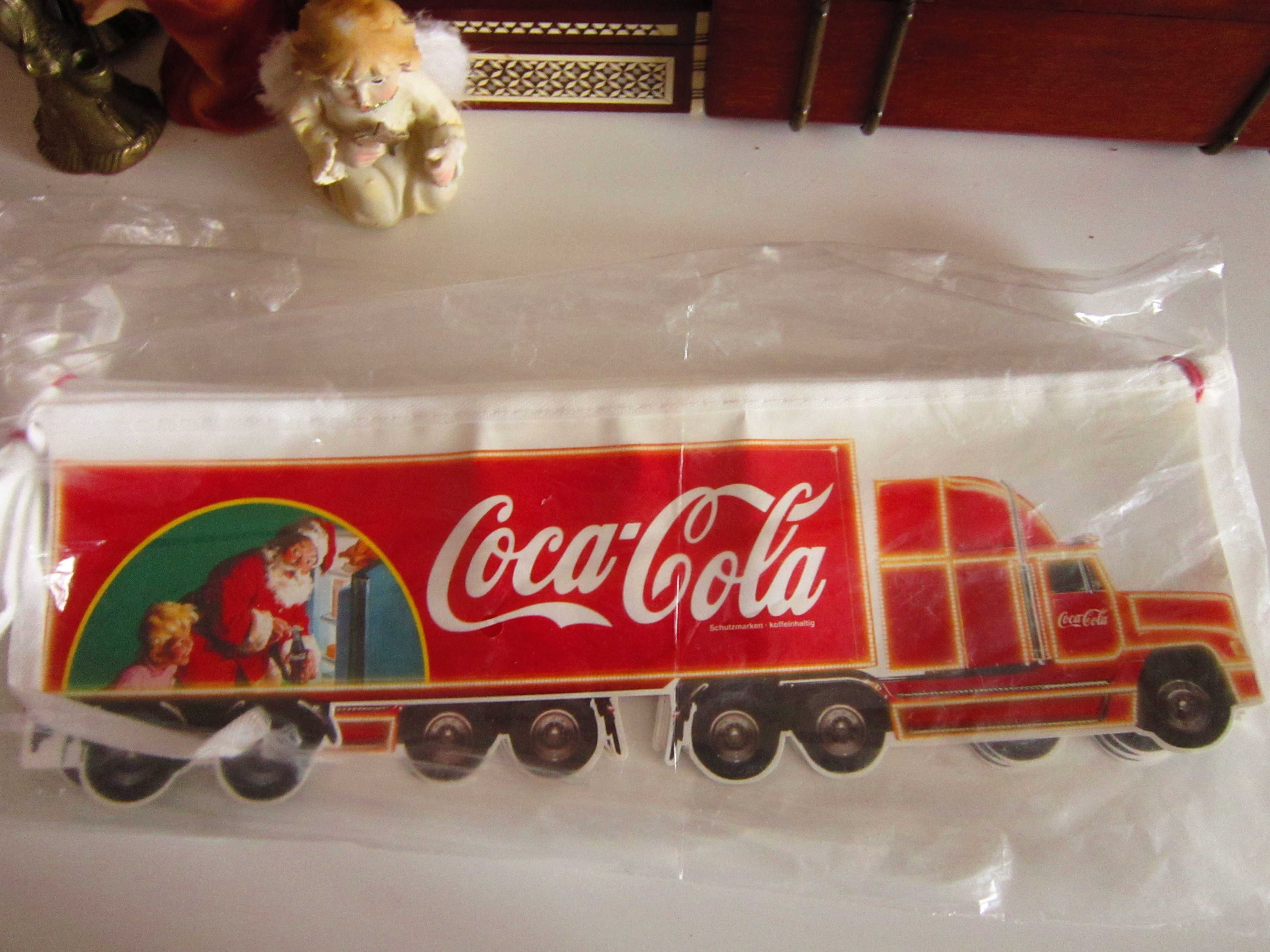 cadou colectie Coca Cola Camion cu Mos Craciun 12 bannere fanioane