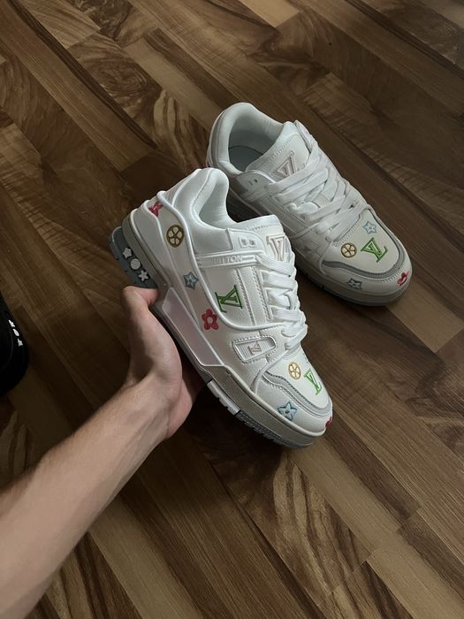 Louis vuitton trainers white