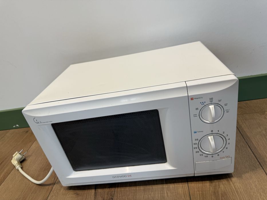 Продам микроволновку все работает
