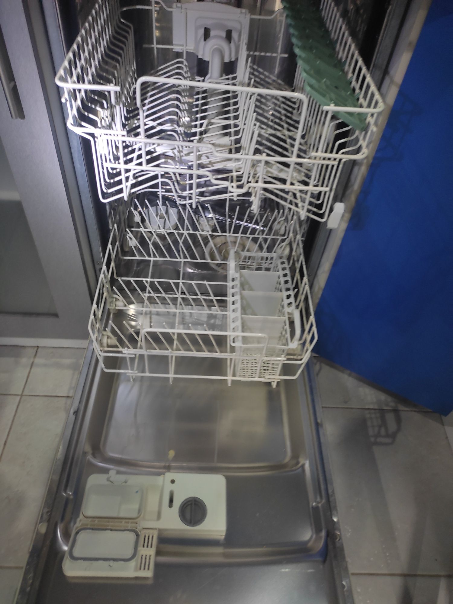 Встраиваемая посудомоечная машина ariston