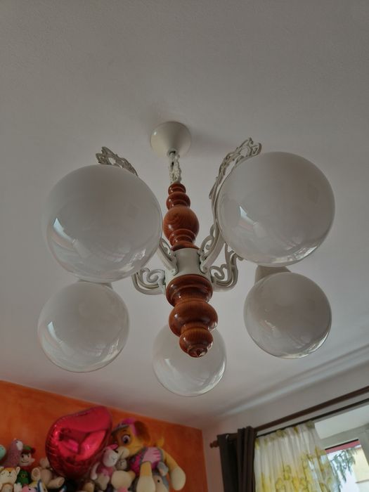 Candelabru, lustra, policandru, bec, aplica