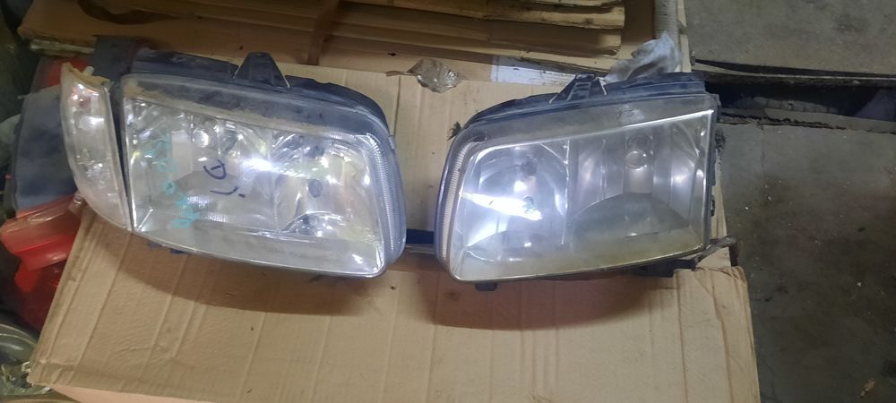 VW Polo - оригинален фар