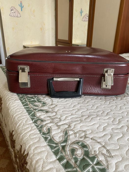 Продам чемодан Советского производства.