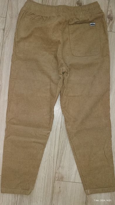 Pantaloni velură culoare crem