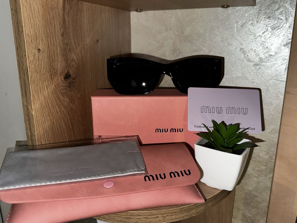 Слънчеви очила Miu miu