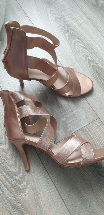 Sandale elegante noi