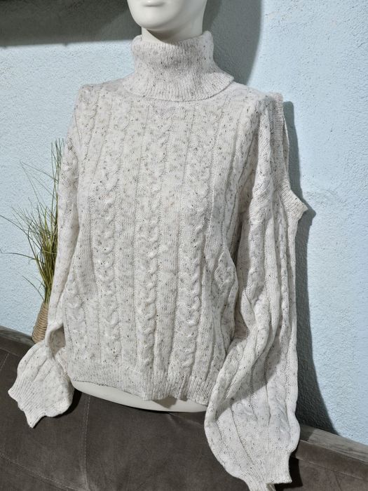 Plovar dama cu decupaje pe umeri