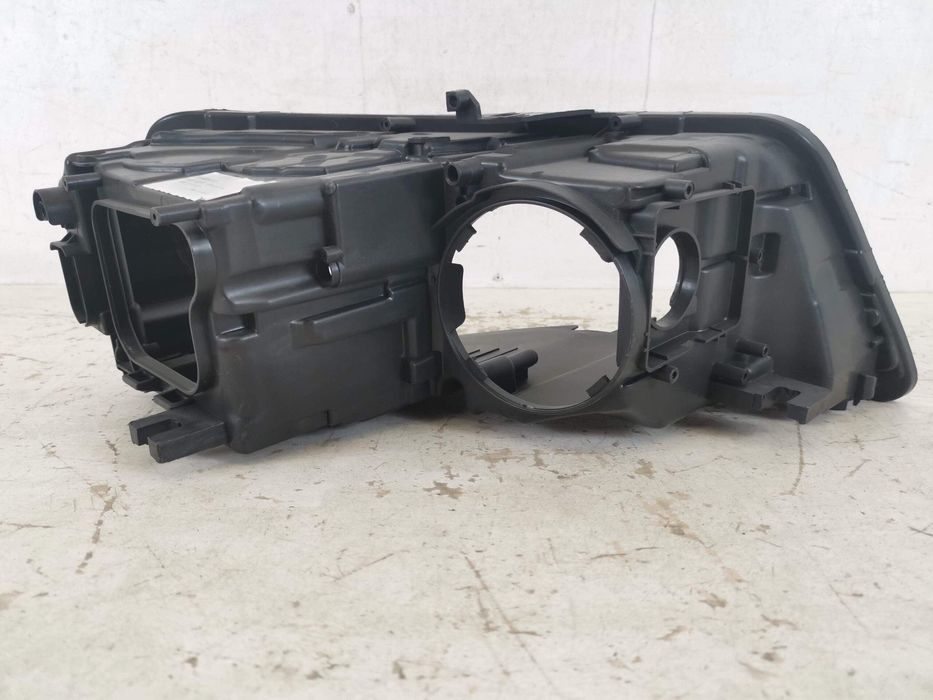 Ауди А8 / Audi A8 [ - ] Ляв xenon фар кутия в добро състояние