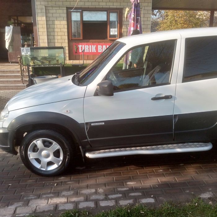 Chevrolet niva sotiladi