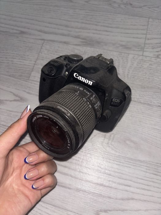 Продаю камеру Canon EOS 650D