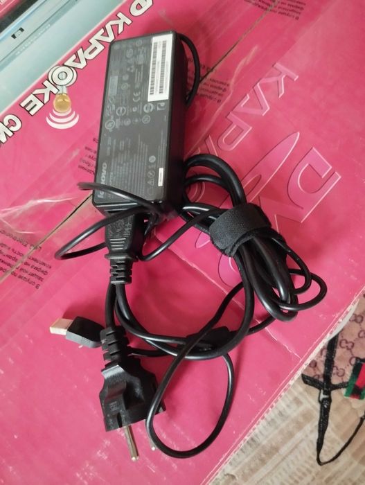 блок питания на ноутбук Леново