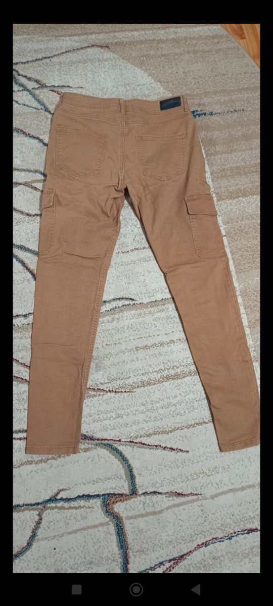 Pantaloni skinny femei