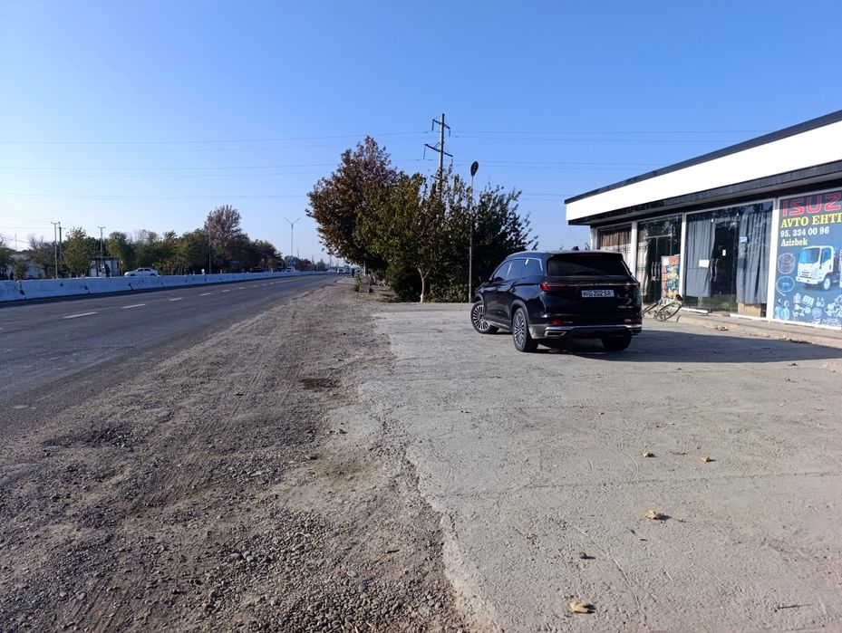 Vobkent tumani M37 yo'lida  joylashgan Savdo do'koni, nonvoyxona, padv