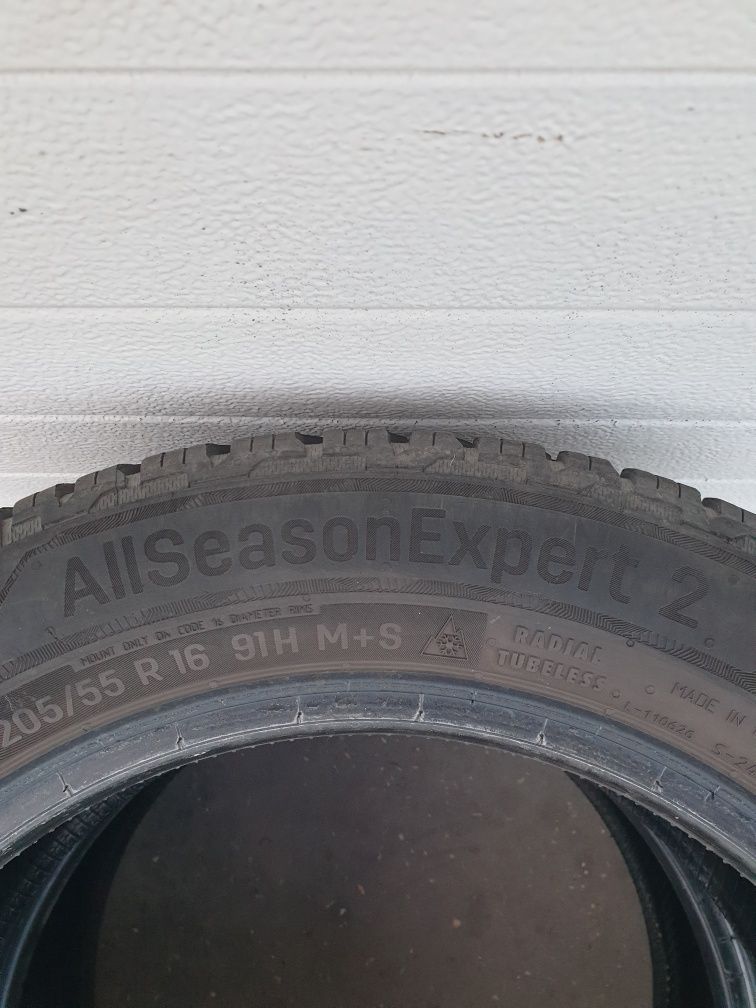 Всесезони гуми 2 броя UNIROYAL AllSeasonExpert2 205 55 R16 дот 3720