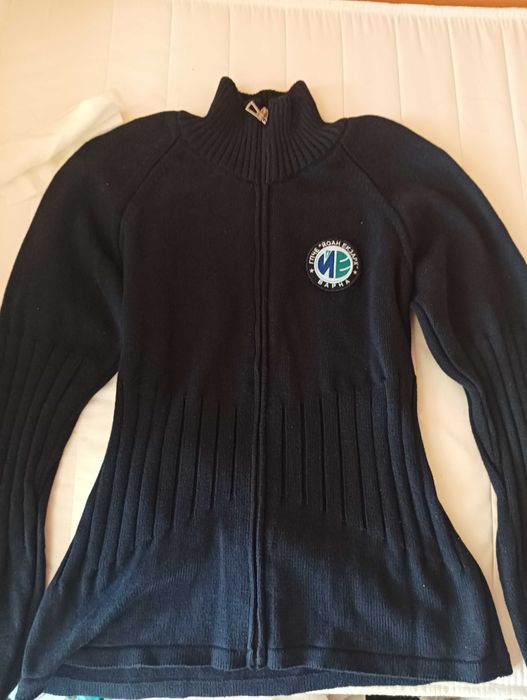 Жилетка Пета езикова гимназия Варна Подарявам