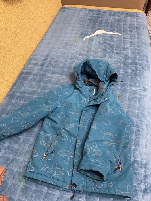 Продам демнесезонный комбинезон на мальчика