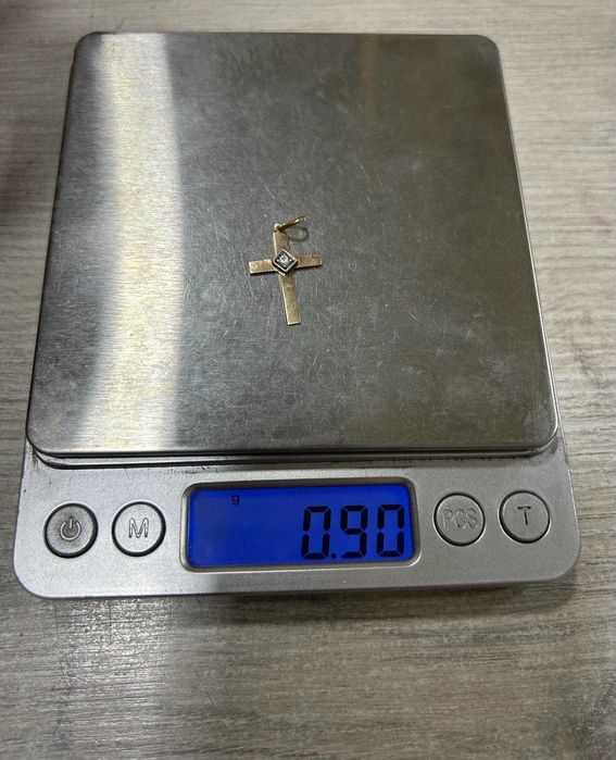 Златен кръст 14 К 585 / 0,90гр.