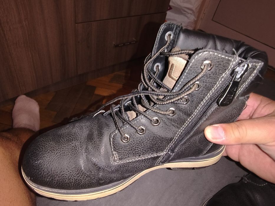 Продавам детски зимни боти