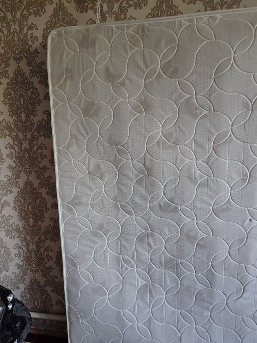 Продаётся матрас для спальни