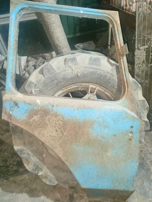 Продам дверь на МТЗ