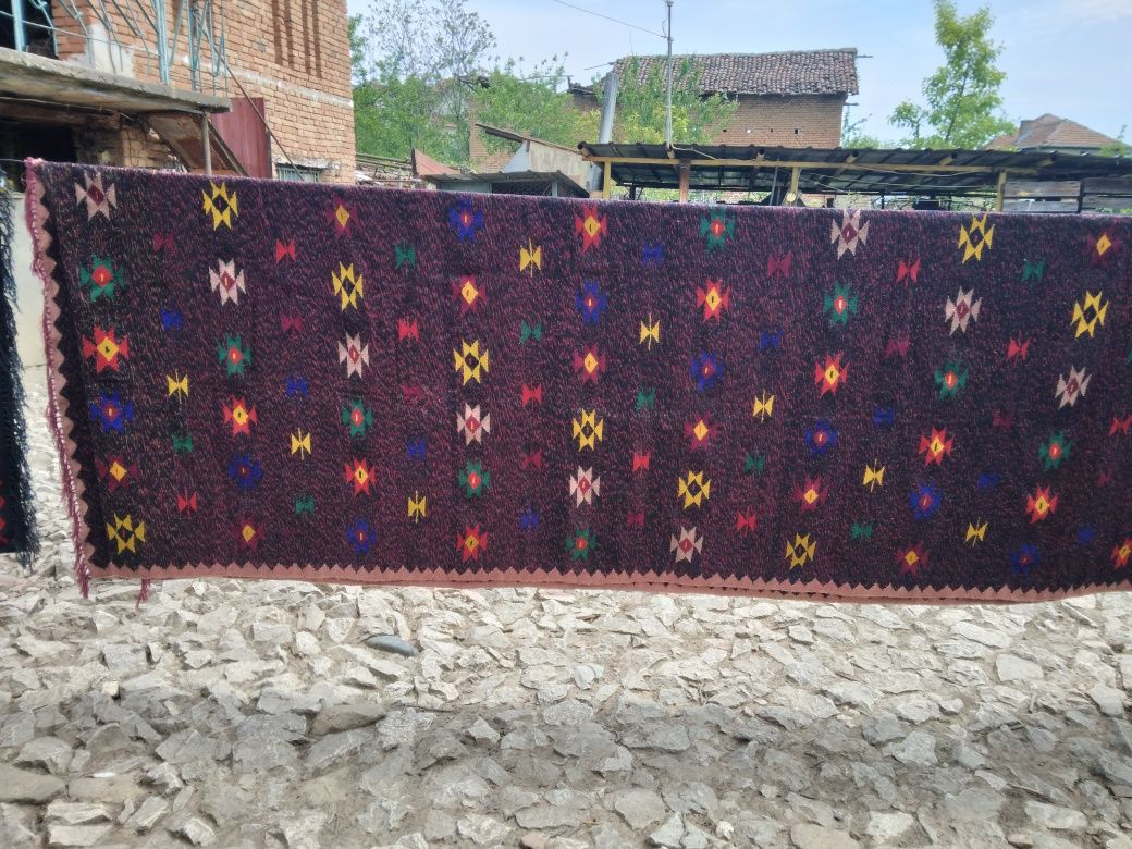 Ръчно тъкан тетевенски килим