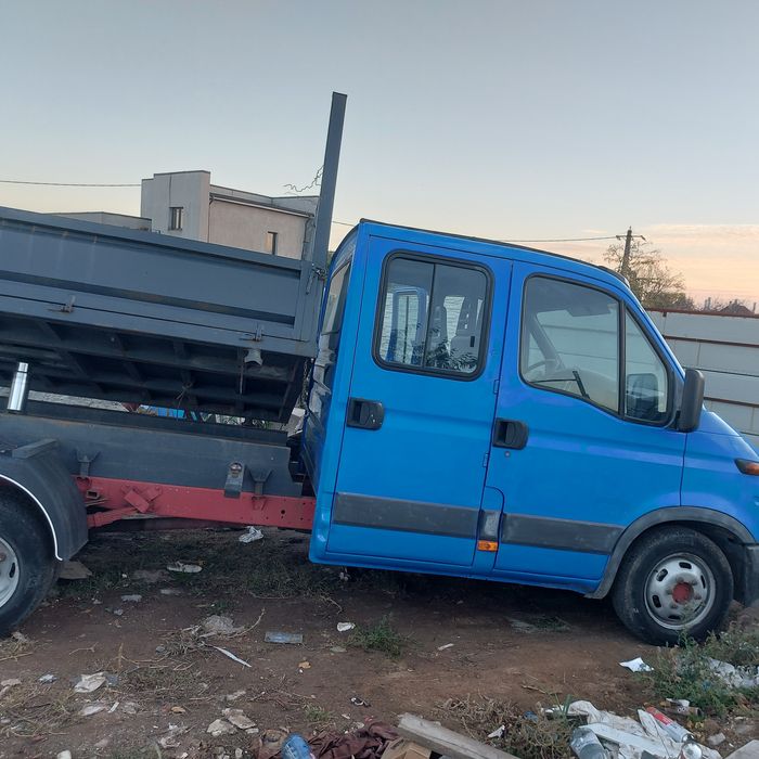 Iveco daily 35c13 basculabilă pe 3 parti doka 7 locuri motor 2,8