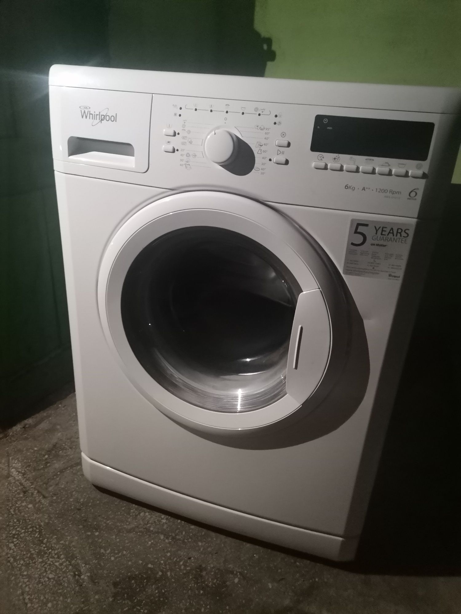 Mașina de spălat rufe whirlpool 6kg clasa A perfect funcțională nouă p