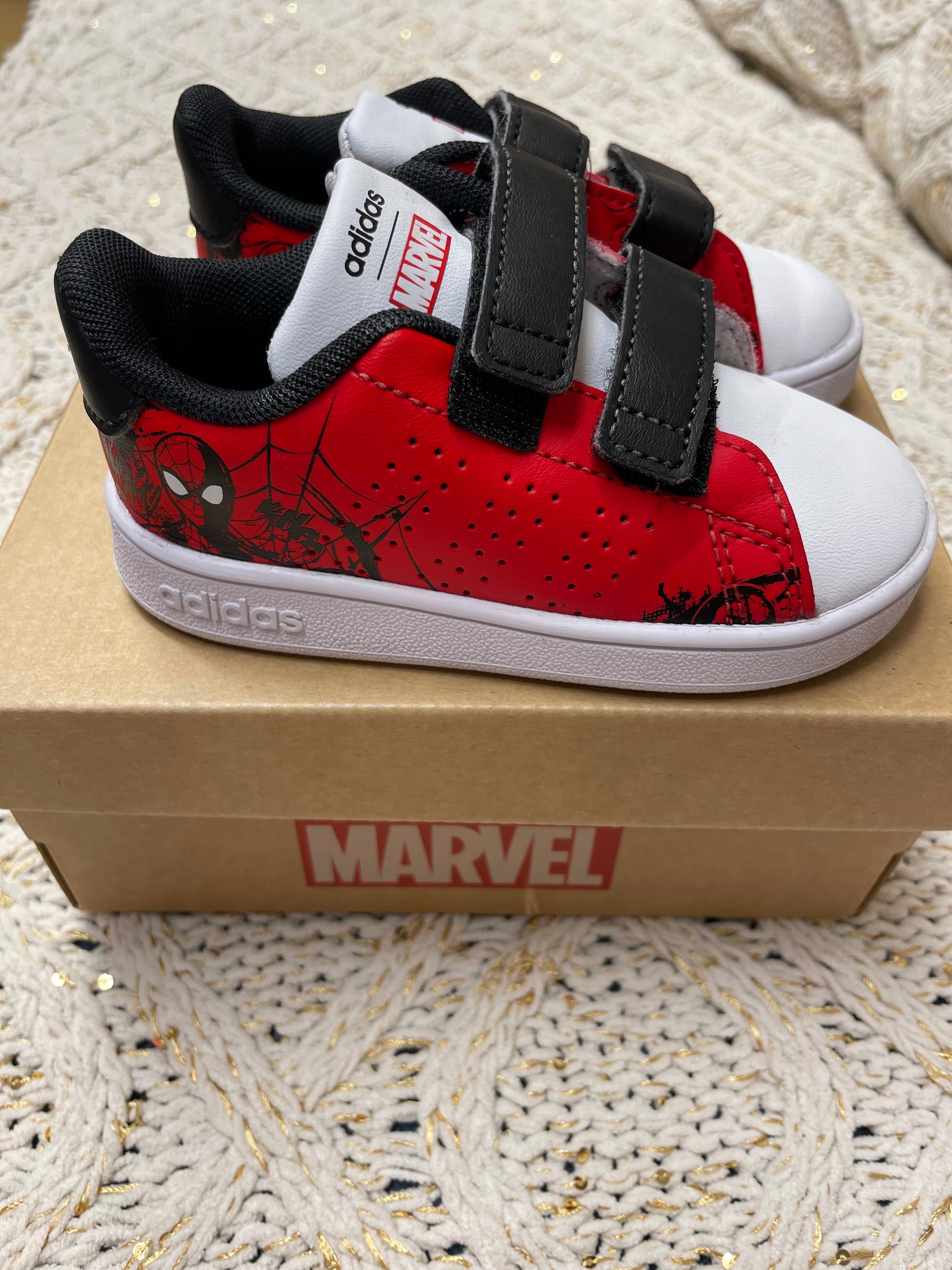 Детски маратонки Adidas Marvel