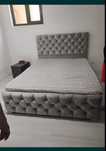 Paturi tapițate Chesterfield la comanda