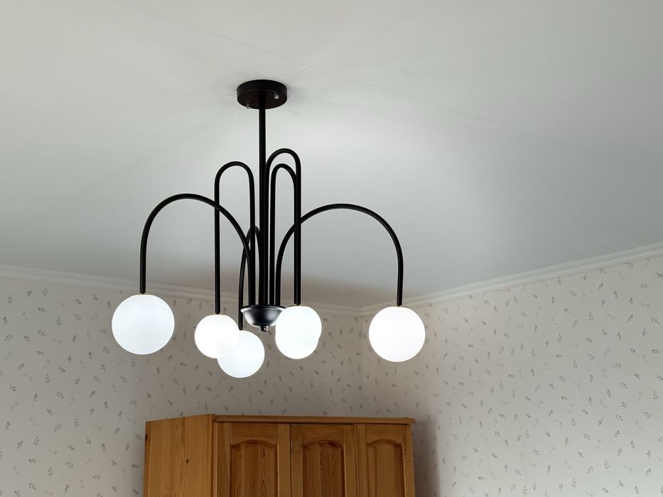 Люстра стильная