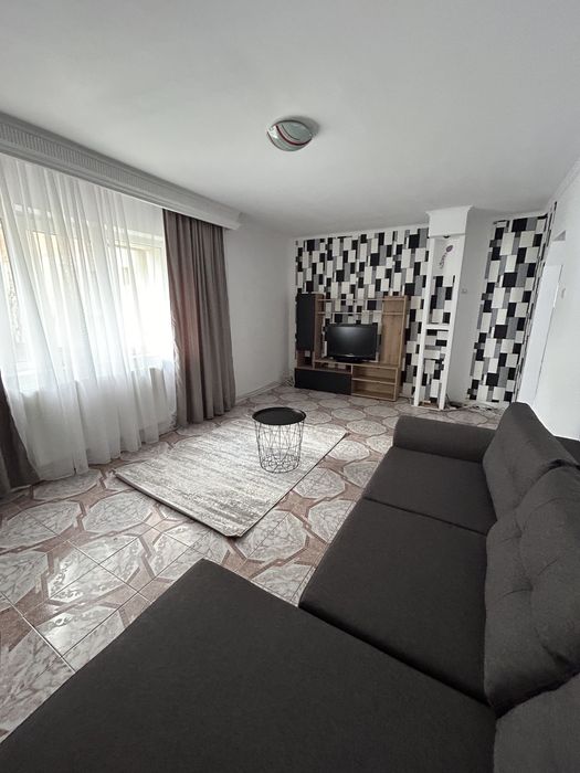 Regim hotelier, apartament cu 4 camere, decomandat, parter
