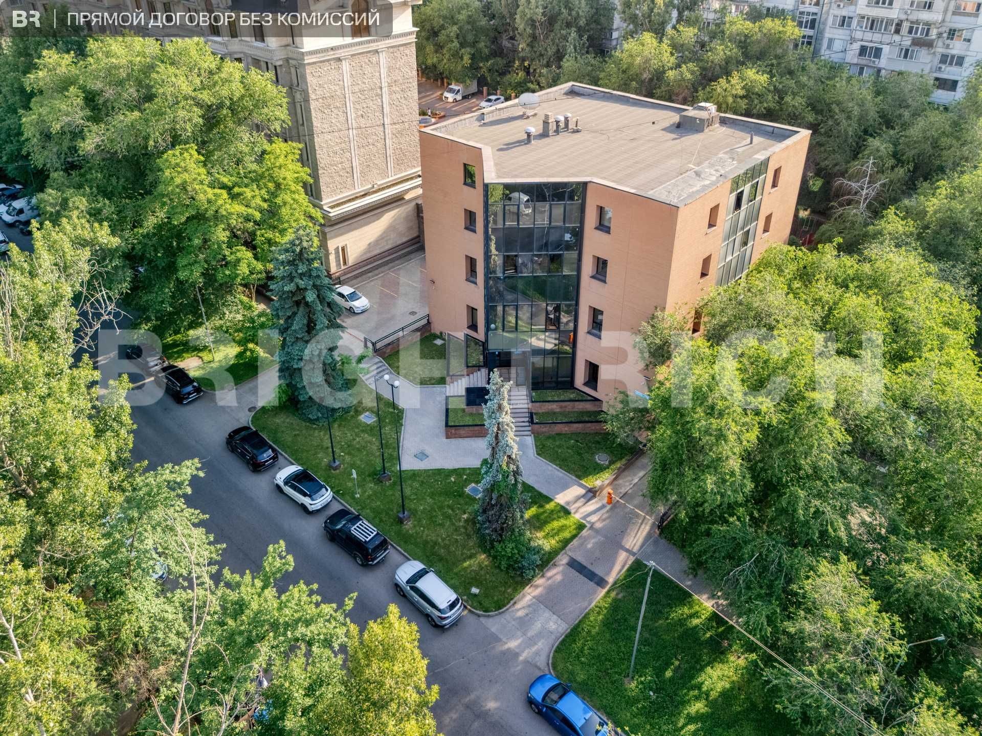 Аренда офиса 2000м² - отдельно стоящее здание в центре города