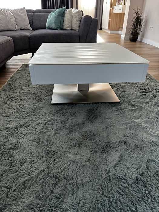 Masuta de cafea Novel