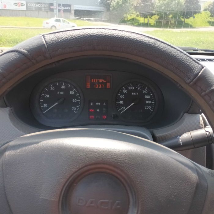 Vând Dacia Sandero