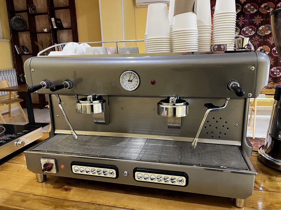 Кофемашина сатылады.