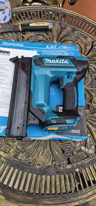 pistol cuie fără cap makita dfn350