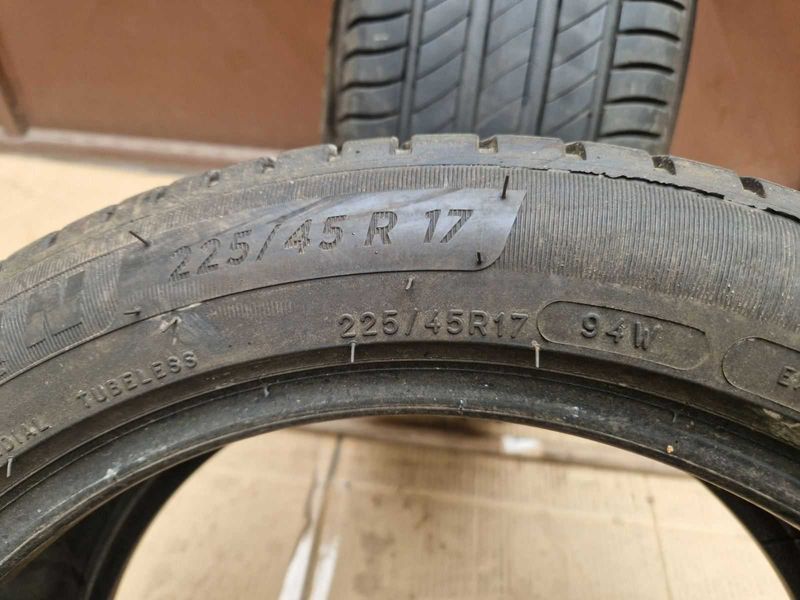 2 Michelin R17 225/45
летни гуми
DOT4120