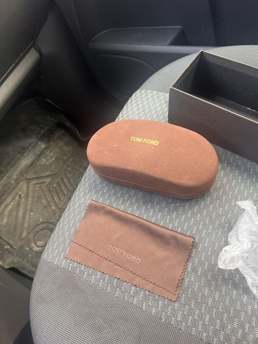 Продавам слнчеви очила том форд