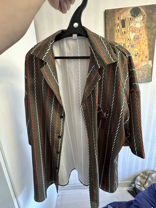 Продам 2 рубашки новые комплект