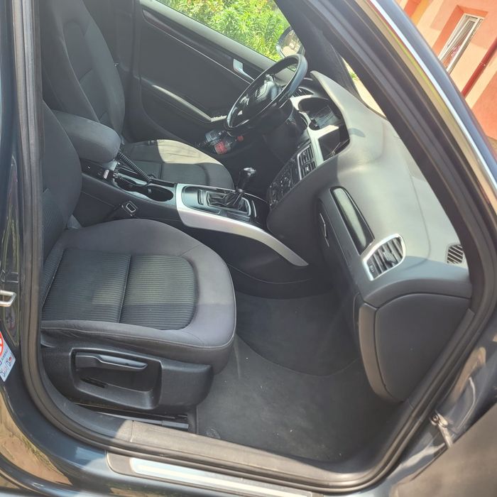 Vând Audi a4 b8 
143cp!
Distributie schimbată !
Filtre,ulei schimbate