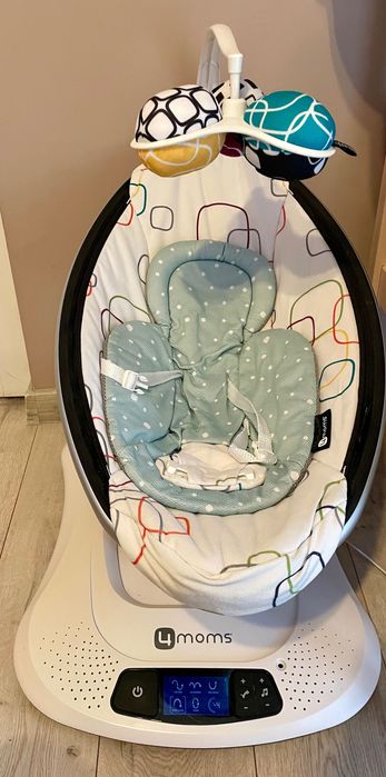 4moms mamaRoo® 4 бебешка люлка + подложка за новородено