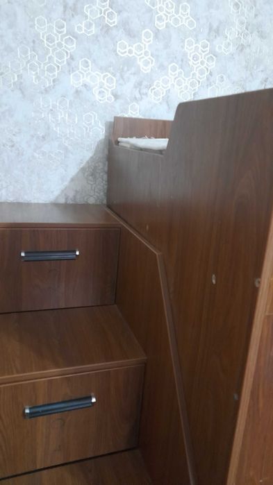 кровать-чердак с системой хранения