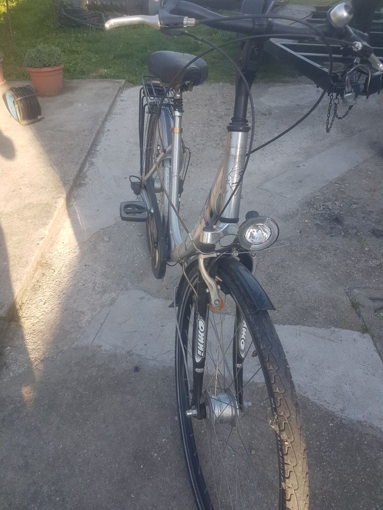 Vind bicicleta  cu roti pe 28