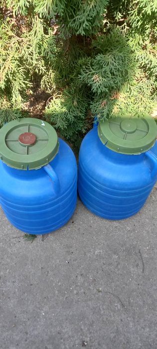 Botoaie/bidoane cu capac  10-20 l