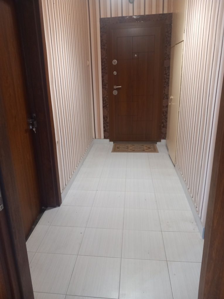 Дава се под наем Двустаен апартамент в Разград, Център - 77 кв.м за 239.7 € - Снимка #3