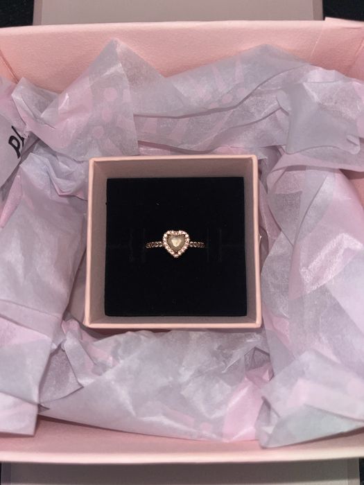 Inel Pandora aur roz