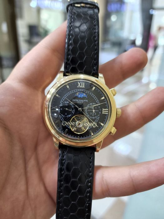 Модные и стильные Патек Филип в золоте 585 пробы