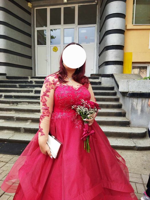 Рокля за по едра абитиурентка