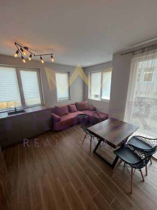 Дава се под наем Тристаен апартамент в Варна, Бриз - 115 кв.м за 1100 € - Снимка #3