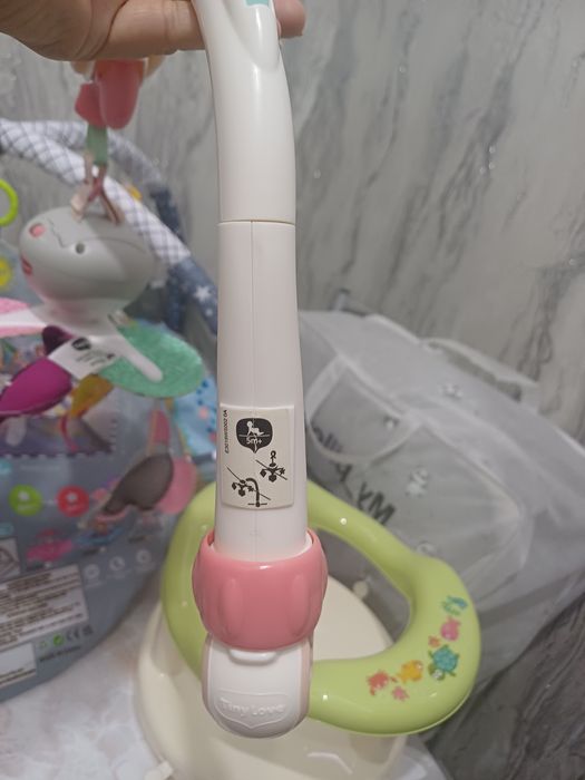 Продаётся фирменный дуга для кроватку и коляски